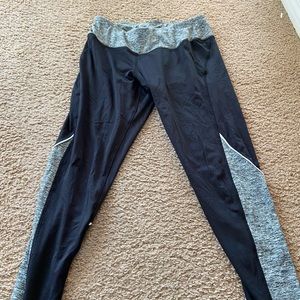 💜Women’s black and grey workout pants 💜